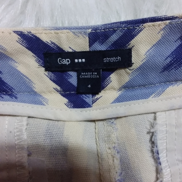 GAP Canvas Blue Chevron Print Shorts - Picture 5 of 6